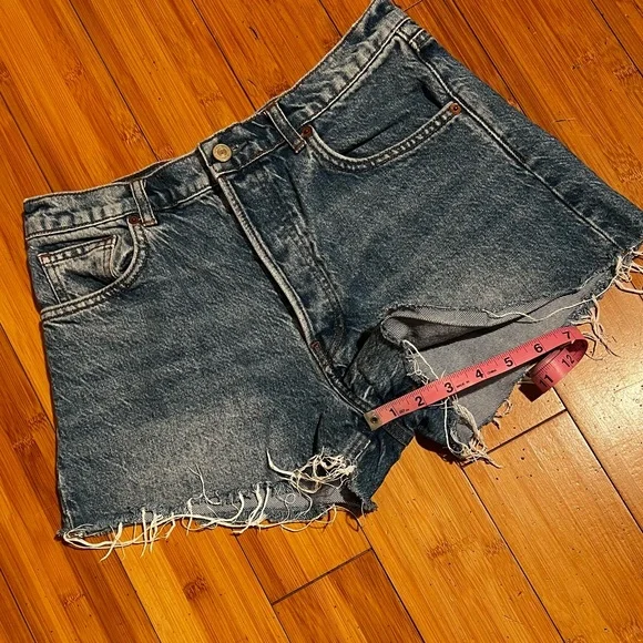 REFORMATION Charlie Cuffed High Rise Jean Shorts Size 29 - Picture 14 of 16